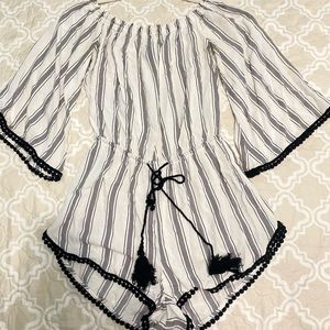 Romper blanco con negro 🖤🤍